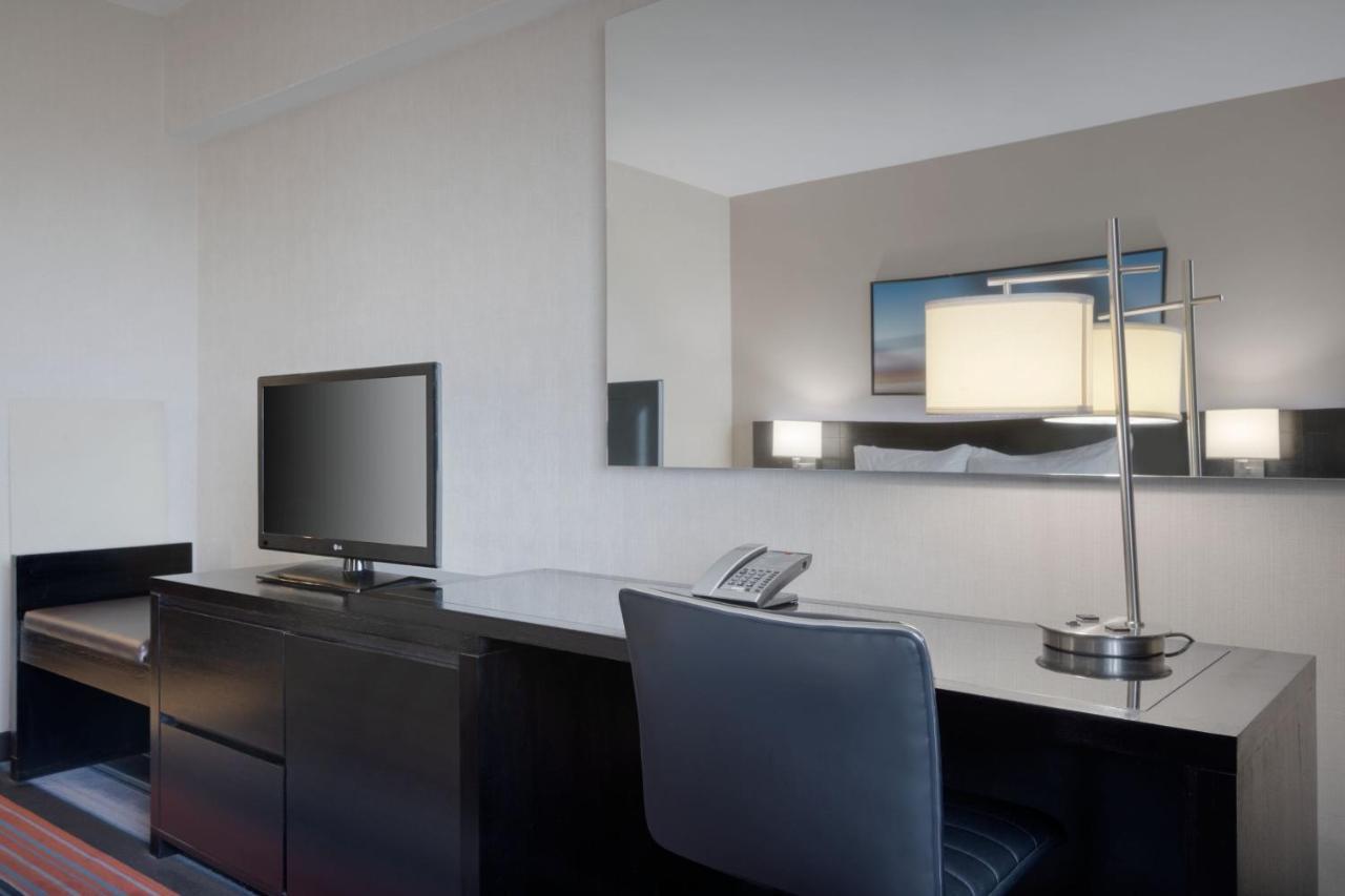 Hotel Courtyard By Marriott New York Jfk Airport Exterior foto